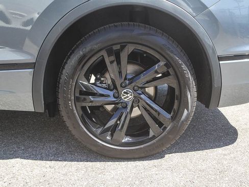 Used 2024 Volkswagen Tiguan SE R-Line FWD image 8