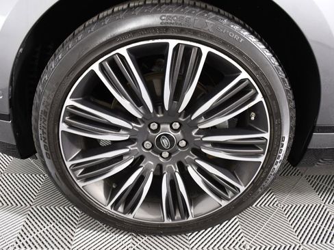 Used 2019 Land Rover Range Rover Velar R-Dynamic SE AWD/4WD image 32