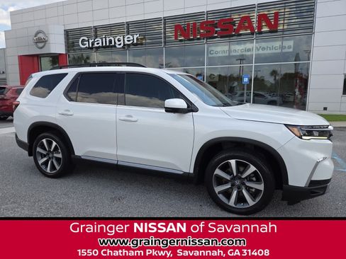 Used 2025 Honda Pilot Elite image 1