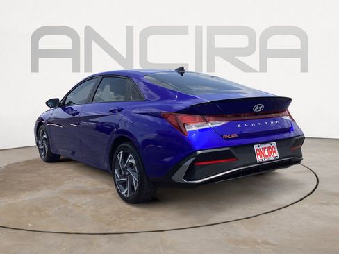 Used 2025 Hyundai Elantra Sport FWD image 9