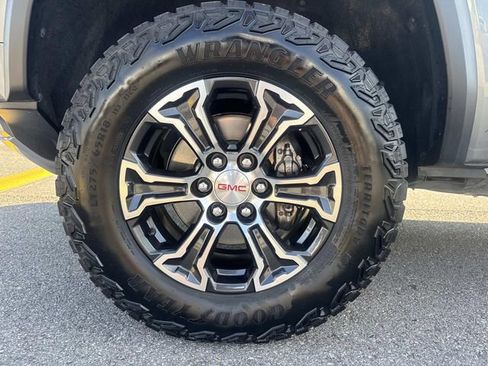 Used 2024 GMC Canyon AT4 w/ AT4 Premium Package image 8