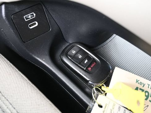 Used 2024 Honda HR-V LX image 17