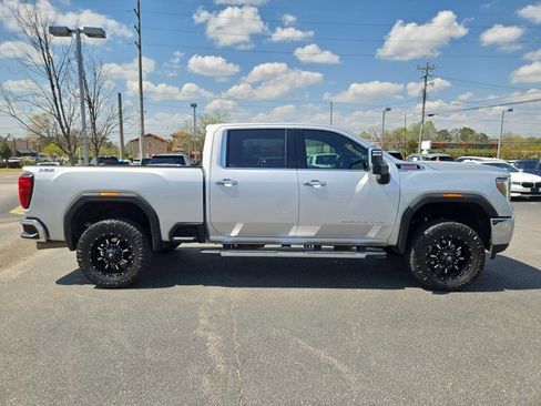 Used 2022 GMC Sierra 2500 SLT AWD/4WD image 6