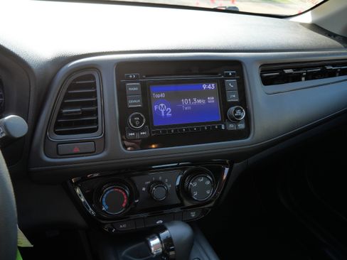 Used 2018 Honda HR-V LX image 22