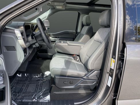 New 2026 Ford F250 XLT w/ XLT Premium Package AWD/4WD image 4