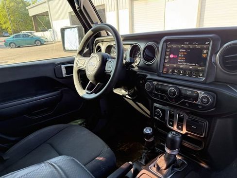 Used 2023 Jeep Wrangler Sport S image 11