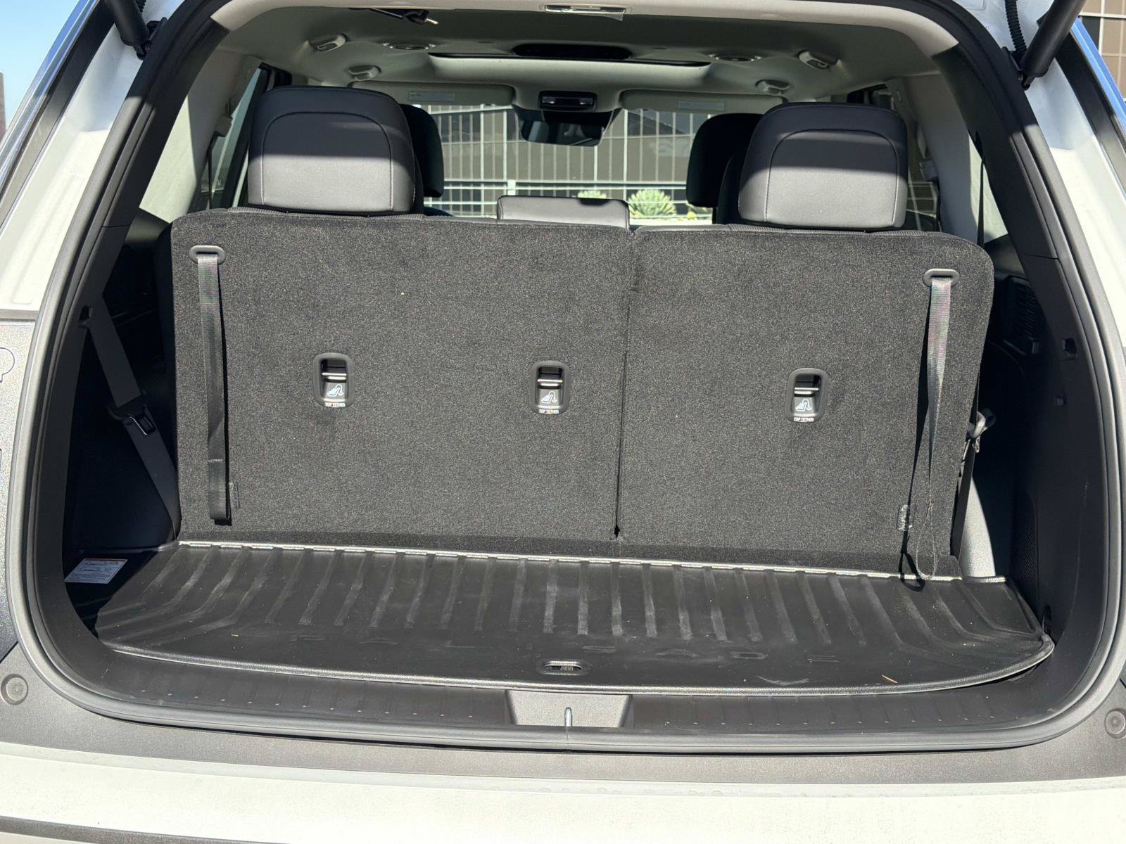 Certified 2026 Hyundai Palisade SEL Premium FWD image 6