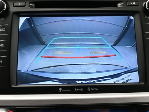 Used 2018 Toyota Highlander XLE image 15