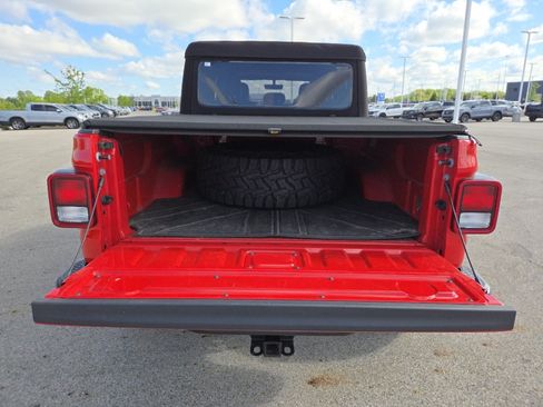 Used 2023 Jeep Gladiator Mojave w/ Cold Weather Group AWD/4WD image 20