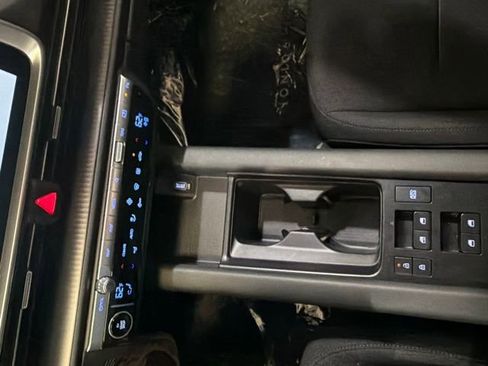 Used 2025 Hyundai Ioniq 6 SE AWD/4WD image 19