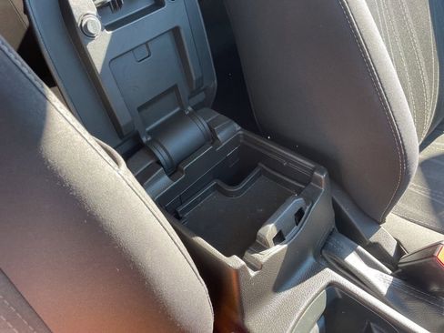 Used 2015 Ford Focus SE w/ SE Sport Package image 37