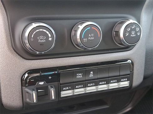 Used 2024 RAM 2500 Tradesman w/ Chrome Appearance Group image 15