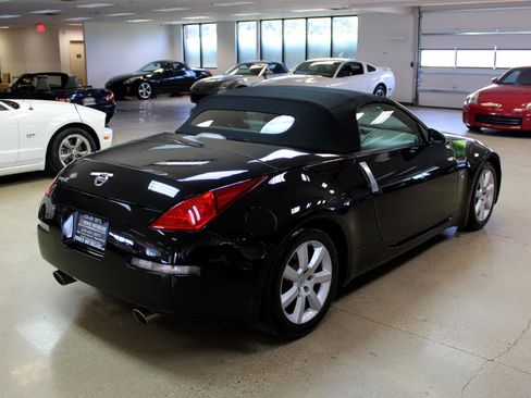 Used 2004 Nissan 350Z Touring image 22