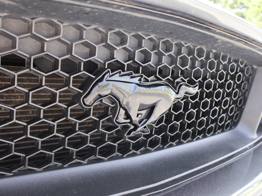 Used 2017 Ford Mustang GT Premium w/ Black Accent Package RWD image 11