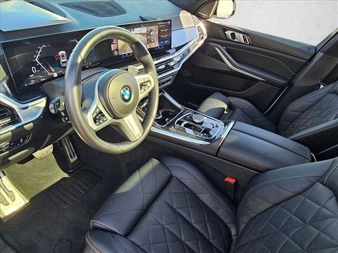 Certified 2023 BMW X7 xDrive40i w/ M Sport Package image 10