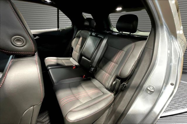 Used 2023 Chevrolet Equinox RS FWD image 19