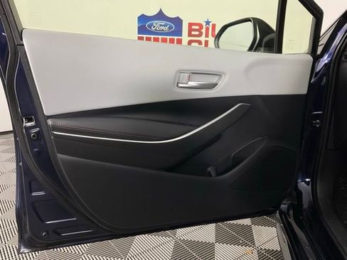Used 2023 Toyota Corolla SE image 12