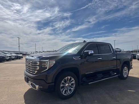 Used 2025 GMC Sierra 1500 Denali w/ Technology Package image 8