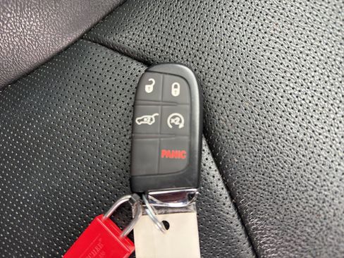 Used 2023 Jeep Compass Limited w/ Elite Group AWD/4WD image 33