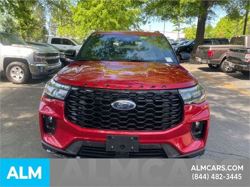 Used 2025 Ford Explorer ST-Line w/ Premium Package image 9