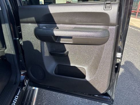 Used 2014 GMC Sierra 2500 SLE w/ Suspension Package, Off-Road image 13