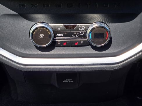 Used 2025 Ford Expedition Platinum AWD/4WD image 23