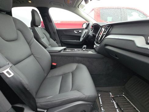 Used 2025 Volvo XC60 B5 Plus w/ Protection Package Premier AWD/4WD image 6