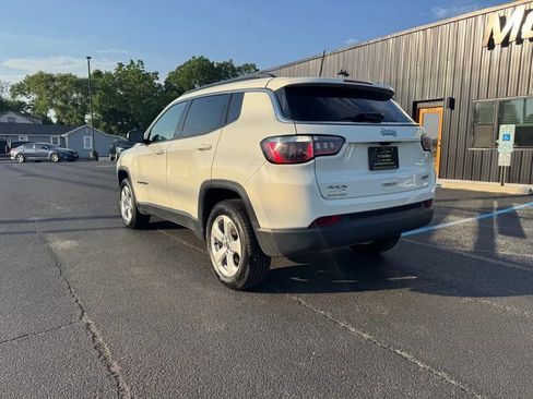 Used 2018 Jeep Compass Latitude w/ Cold Weather Group AWD/4WD image 2