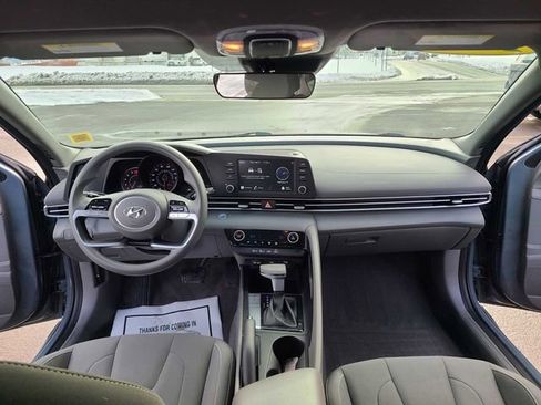 Used 2023 Hyundai Elantra SEL image 11