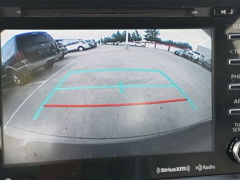 Used 2018 Toyota Sienna SE w/ SE Preferred Package FWD image 16