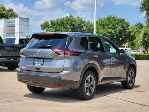 Used 2025 Nissan Rogue SV FWD image 7