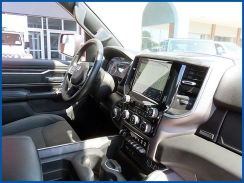 Used 2019 RAM 1500 Big Horn AWD/4WD image 9