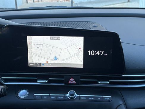 Used 2025 Hyundai Elantra SEL image 18