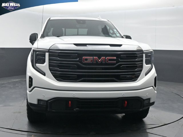 Used 2022 GMC Sierra 1500 AT4 w/ AT4 Premium Package AWD/4WD image 2