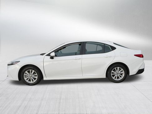 Certified 2025 Toyota Camry LE image 5