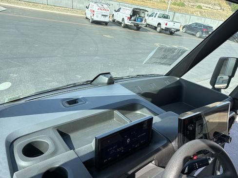 New 2025 Chevrolet Brightdrop 400 w/ Battery Pack, Max Range image 16