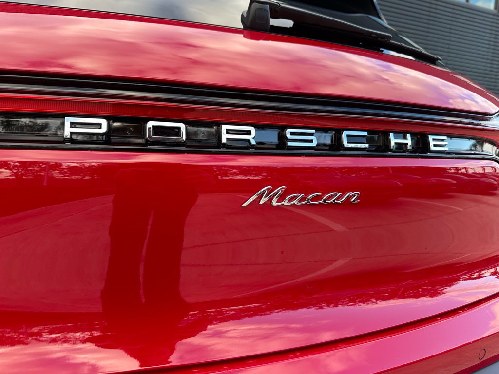 Certified 2026 Porsche Macan AWD/4WD image 14