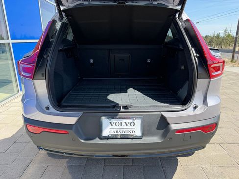 Used 2026 Volvo XC40 B5 Plus w/ Protection Package Premier AWD/4WD image 9