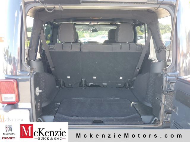 Used 2017 Jeep Wrangler Unlimited Sahara w/ Connectivity Group AWD/4WD image 27