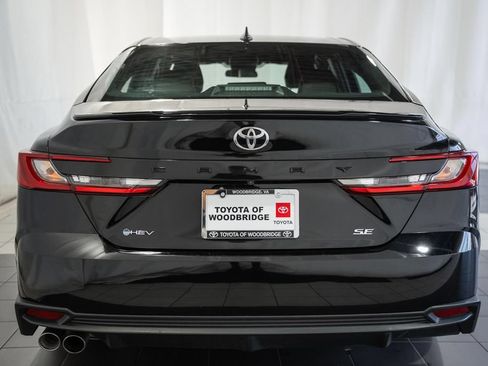 Used 2025 Toyota Camry SE FWD image 5
