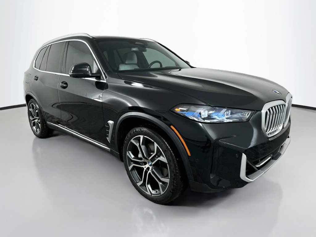 Certified 2024 BMW X5 xDrive40i w/ Premium Package AWD/4WD image 3