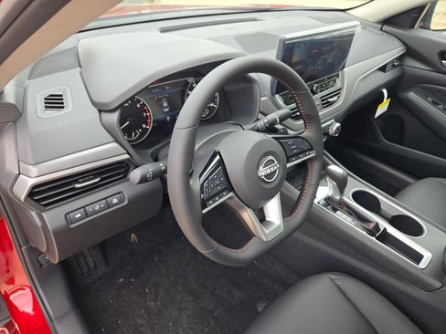 New 2026 Nissan Altima 2.5 SR FWD image 10