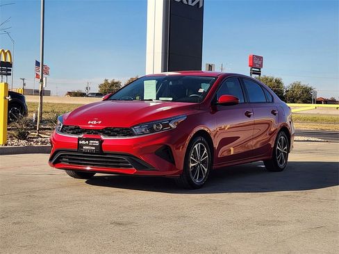 Certified 2024 Kia Forte LXS image 2