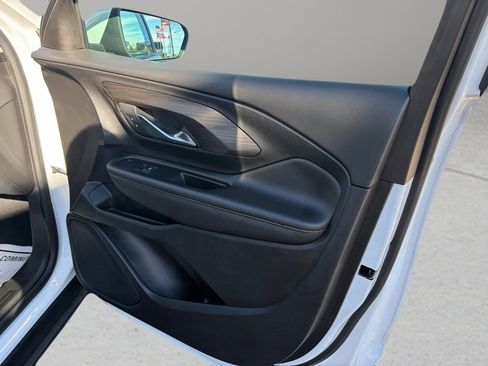 Used 2022 GMC Terrain SLE w/ Driver Convenience Package image 17