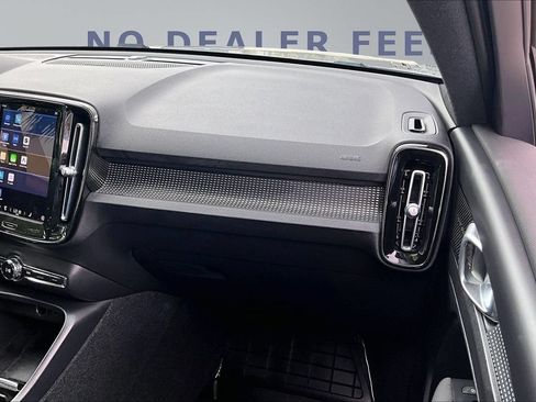 Used 2023 Volvo XC40 B4 Ultimate w/ Protection Package Premier FWD image 26