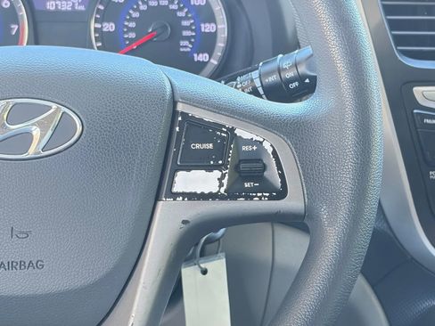 Used 2016 Hyundai Accent SE FWD image 28