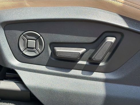 Used 2025 Audi Q7 3.0T Premium image 28