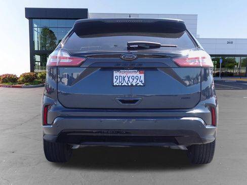 Used 2022 Ford Edge SE w/ Black Appearance Package AWD/4WD image 4