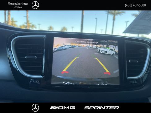 Used 2024 Chrysler Pacifica Touring-L FWD image 25