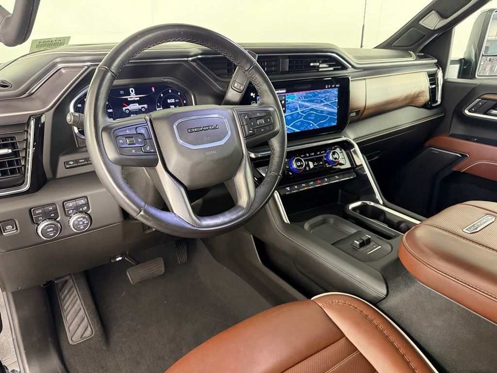Used 2025 GMC Sierra 3500 Denali Ultimate AWD/4WD image 13